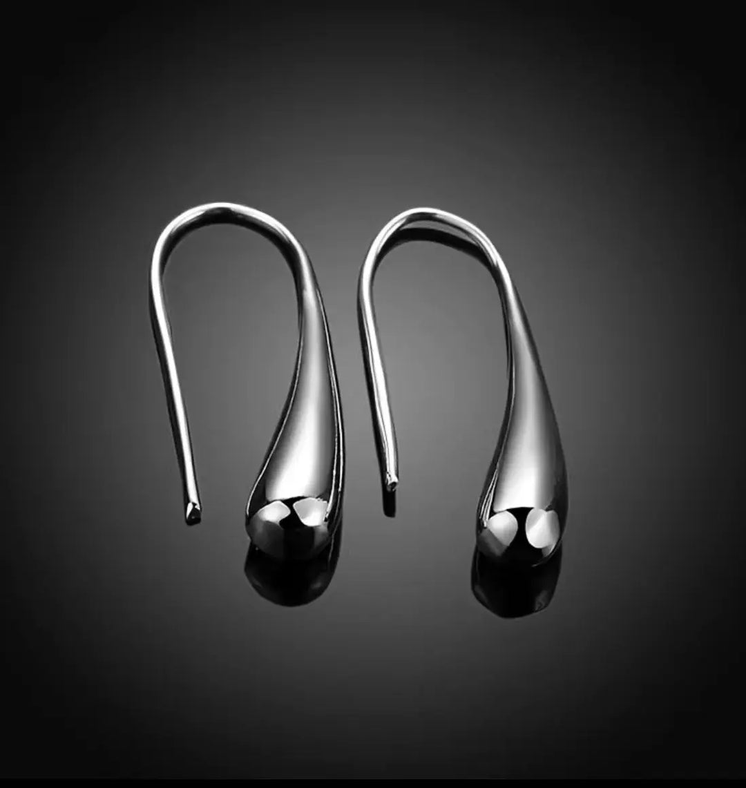 5 FLASH SALE! Lovely 925 Silver Simple Drop Shape Earrings Sashays Jewelry