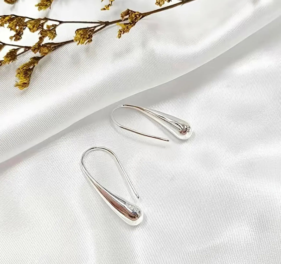 5 FLASH SALE! Lovely 925 Silver Simple Drop Shape Earrings Sashays Jewelry