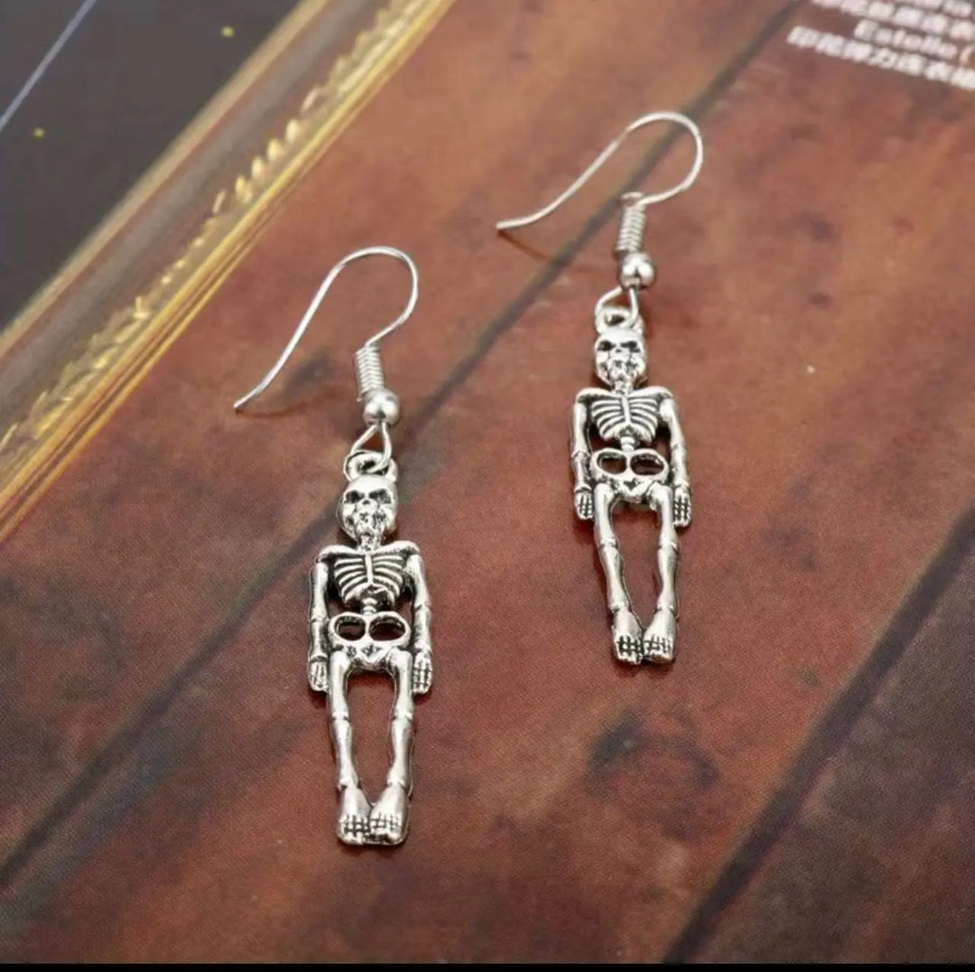 8 Flash Sale! Spooky Silver Tone Skeleton Hook Dangle Earrings Sashays Jewelry