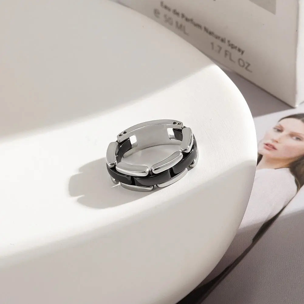 BLACK CERAMIC RING Lavender Phoebe