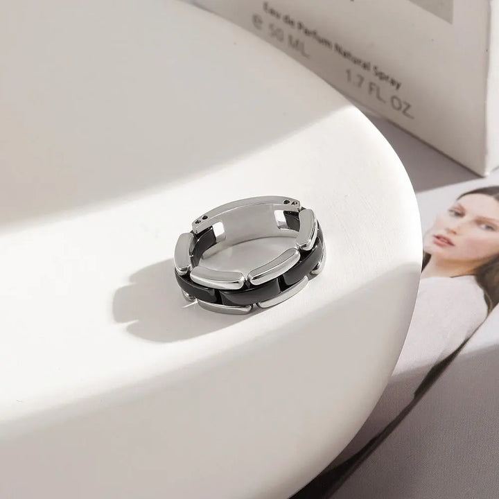 BLACK CERAMIC RING Lavender Phoebe